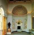 Чизвик-хаус. Галерея. 1725 - 1729 - Миддлсекс. Великобритания.Интерьер создавался главным образом в соответствии с идеями Иниго Джонса, интерпретировавшего палладианские схемы. Все помещения соединены между собой, и каждая комната отвечает своему предназначению, на которое указывают живописная декорация и мебель.