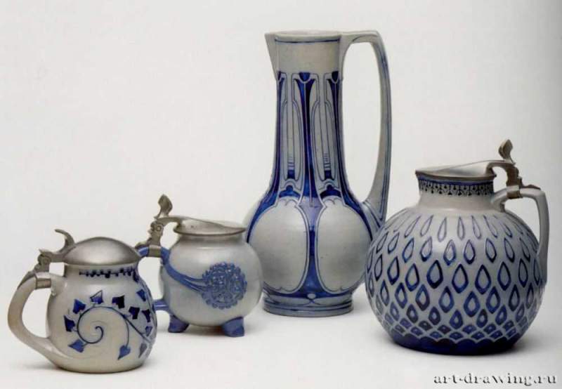 Кружки и кувшин, 1902 - 1903 г. - Римершмид Рихард — Беренс, Петер. Керамика, соляная глазурь, эмаль. Лондон. Музей Виктории и Альберта.