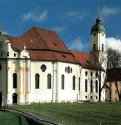 Вискирхе. Вид с юго-западной стороны. Начата в 1734 - Штайнгаден. Германия. Паломническая церковь Бичевание Спасителя, известная как Вискирхе.