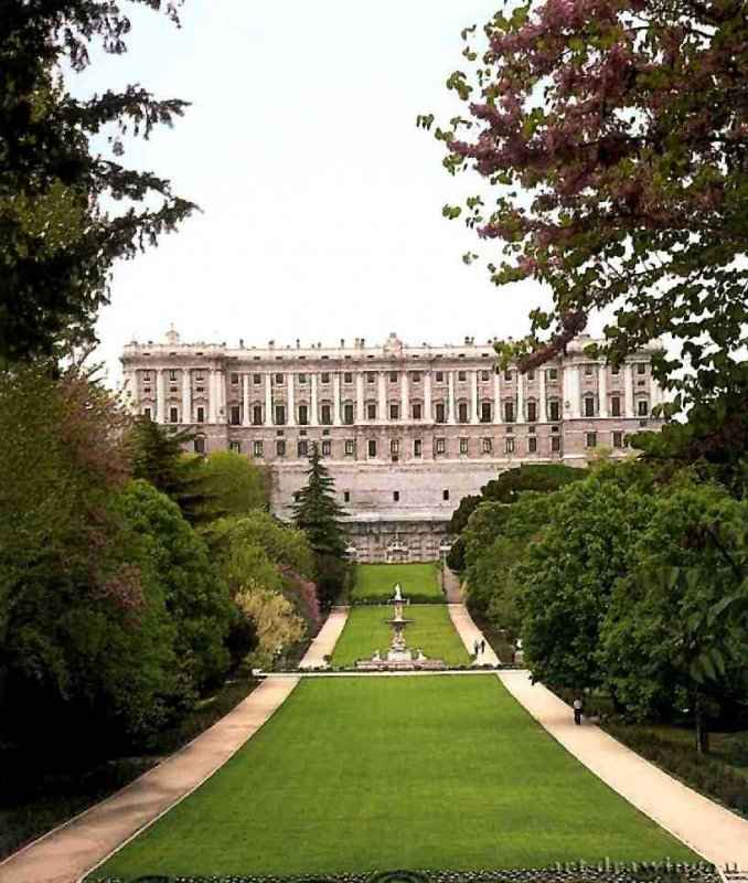 Королевский дворец в Мадриде. Фасад, выходящий на Кампо дель Моро, 735 - 1764 г. - Мадрид. Испания. Совместная работа с Джованни Батиста Саккетти.