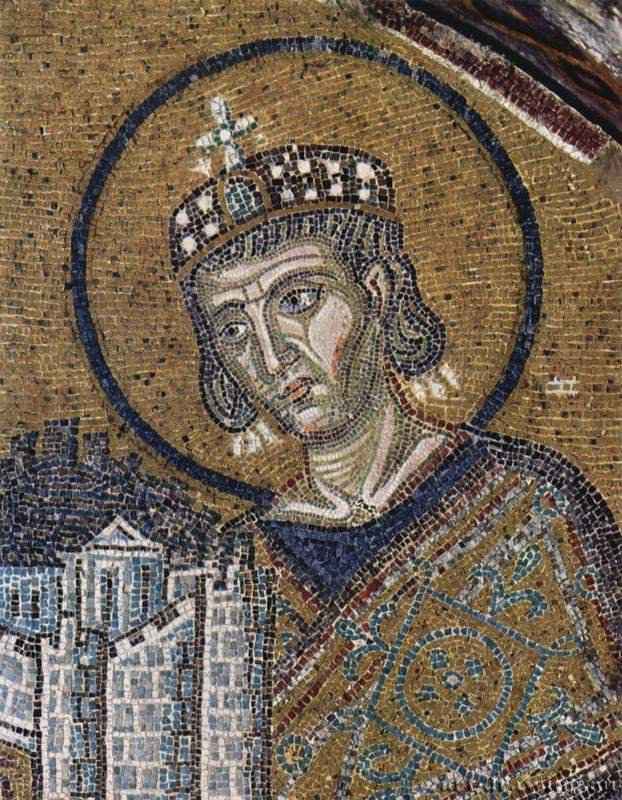 Мозаики в Айя София, Богоматерь как покровительница Константинополя. Деталь: император Константин Великий с макетом города (1000 г) - Мозаика. Византия. Стамбул. Айя София. Константинопольская школа, мозаика в южном вестибюле: император Юстиниан с макетом собора св. София.