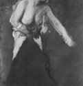 Стоящая натурщица, обнаженная по пояс. 1867-1868 - 470 x 300 мм Разбавленные масляные краски на коричневой, промасленной бумаге Базель. Открытое художественное собрание, Гравюрный кабинет Франция
