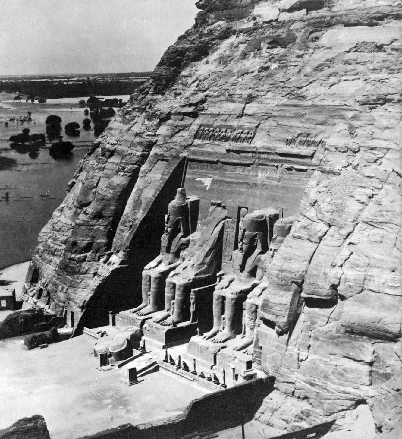Скальный храм фараона Рамсеса II. Первая половина 13 в. до н.э.